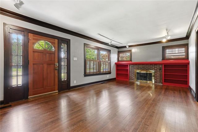 1315 W 50th Terrace, Kansas City, MO 64112