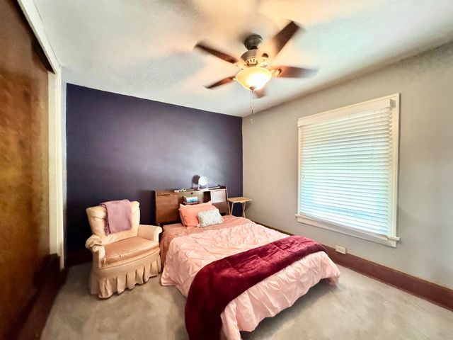 400 Home Park Blvd, Waterloo, IA 50701