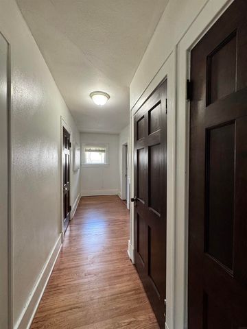 400 Home Park Blvd, Waterloo, IA 50701