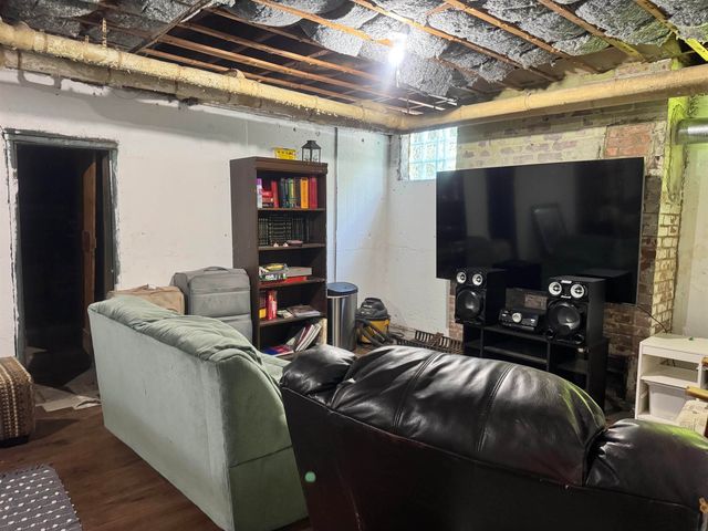 400 Home Park Blvd, Waterloo, IA 50701