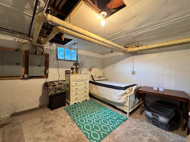 400 Home Park Blvd, Waterloo, IA 50701