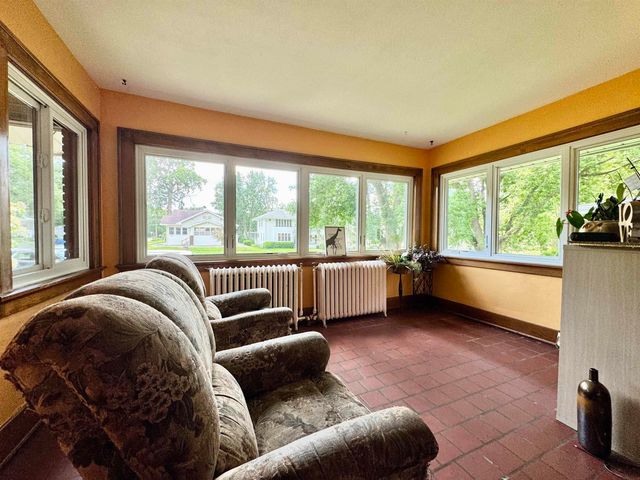 400 Home Park Blvd, Waterloo, IA 50701
