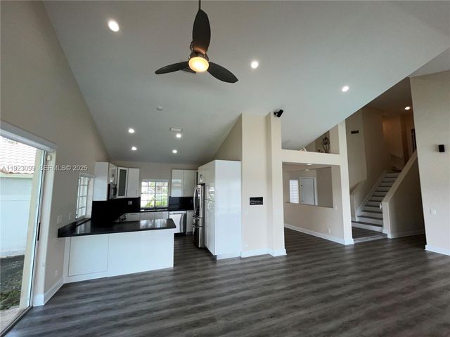 1127 Laguna Springs Dr, Weston, FL 33326