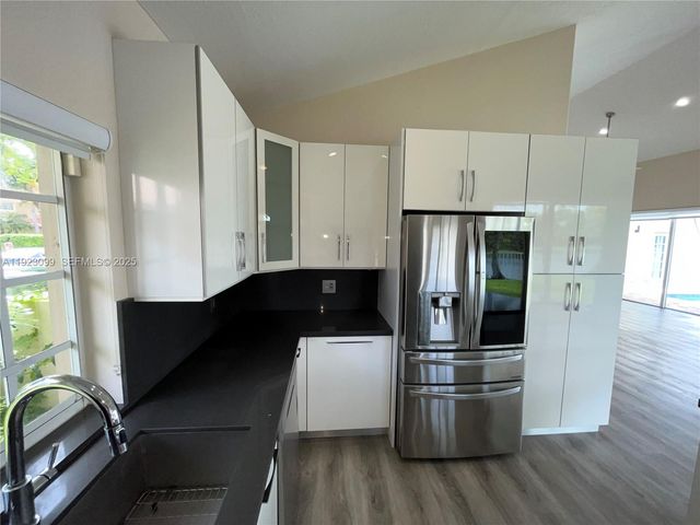 1127 Laguna Springs Dr, Weston, FL 33326