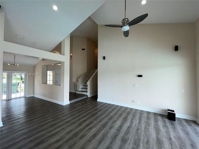 1127 Laguna Springs Dr, Weston, FL 33326