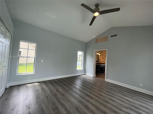 1127 Laguna Springs Dr, Weston, FL 33326