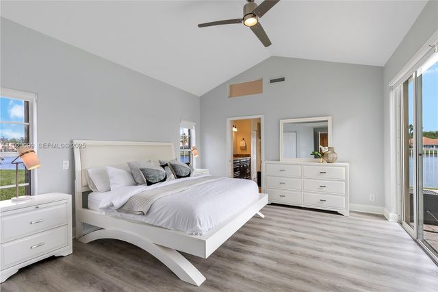 1127 Laguna Springs Dr, Weston, FL 33326