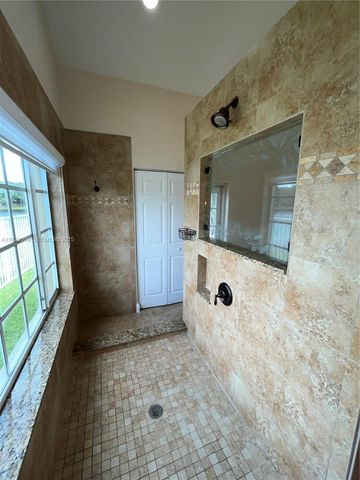 1127 Laguna Springs Dr, Weston, FL 33326