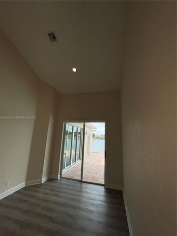 1127 Laguna Springs Dr, Weston, FL 33326