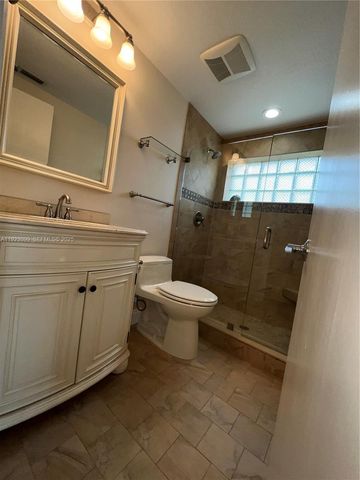 1127 Laguna Springs Dr, Weston, FL 33326