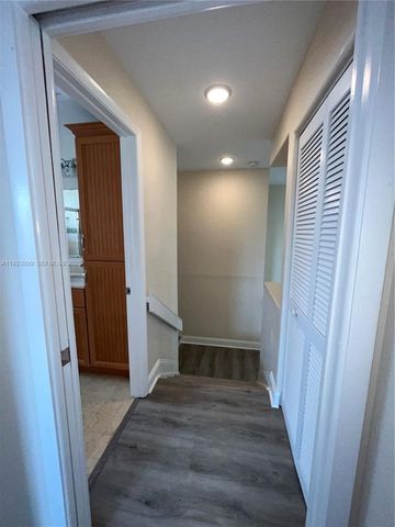 1127 Laguna Springs Dr, Weston, FL 33326