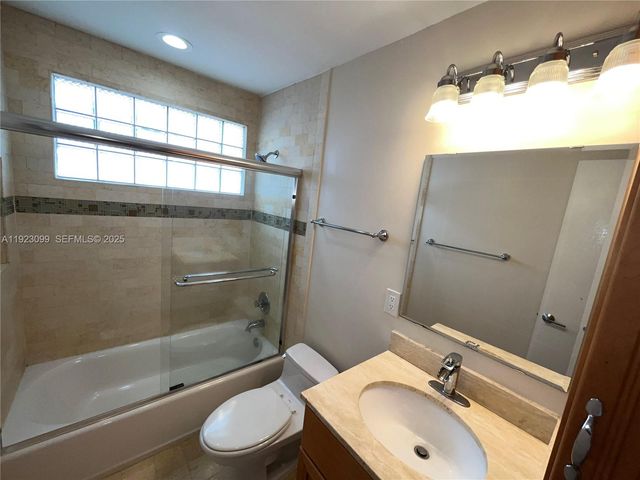 1127 Laguna Springs Dr, Weston, FL 33326