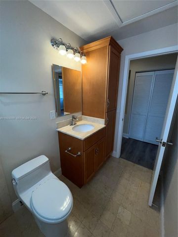 1127 Laguna Springs Dr, Weston, FL 33326