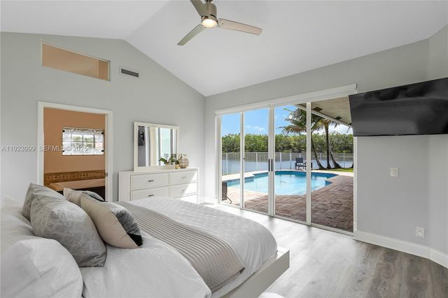 1127 Laguna Springs Dr, Weston, FL 33326