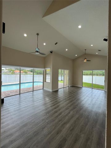 1127 Laguna Springs Dr, Weston, FL 33326