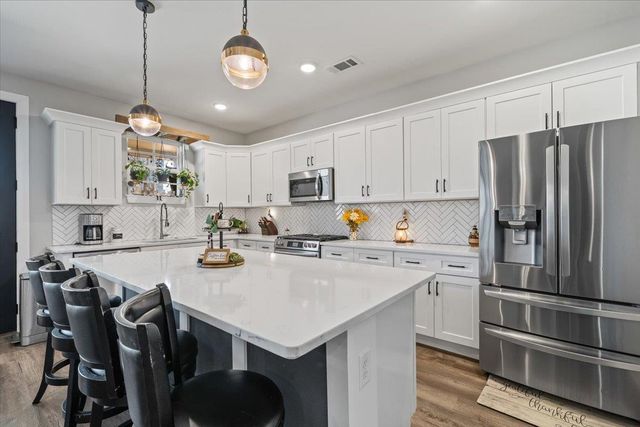 90 VALLEYVIEW LN, Oakland, TN 38060