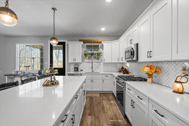 90 VALLEYVIEW LN, Oakland, TN 38060