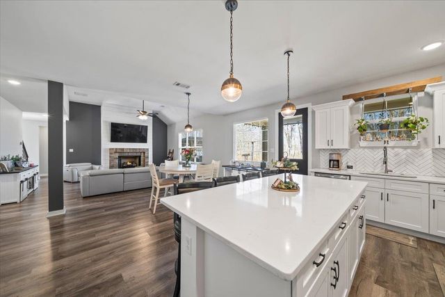 90 VALLEYVIEW LN, Oakland, TN 38060