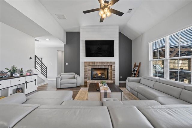 90 VALLEYVIEW LN, Oakland, TN 38060