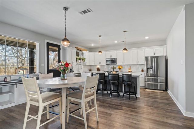 90 VALLEYVIEW LN, Oakland, TN 38060