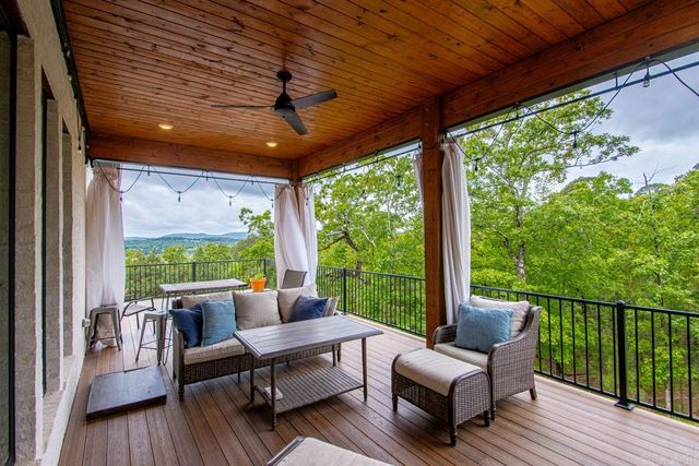 101 War Eagle Drive, Maumelle, AR 72113