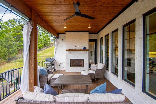 101 War Eagle Drive, Maumelle, AR 72113