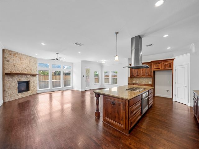 13023 Holbrook Drive, Farmers Branch, TX 75234
