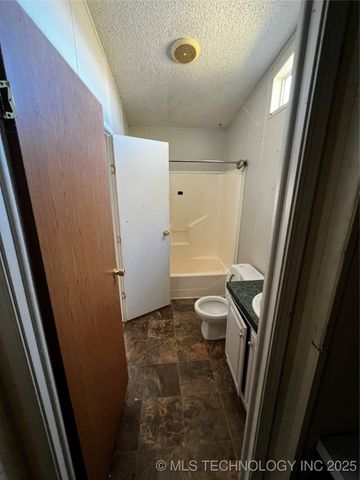 5260 Sawmill Road, Caddo, OK 74729