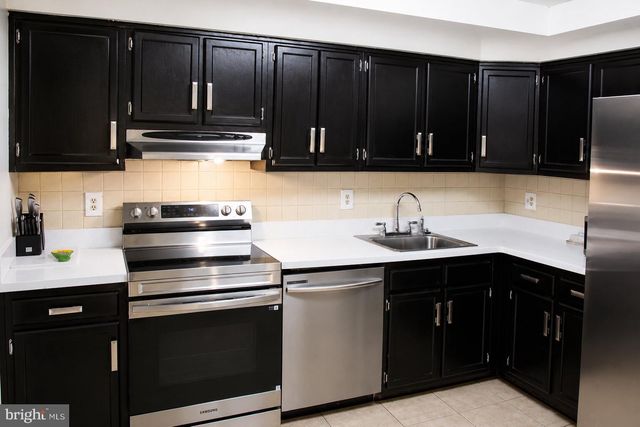 1602 BROMLEY ESTS, Pine Hill, NJ 08021