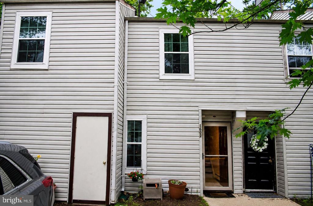 1602 BROMLEY ESTS, Pine Hill, NJ 08021