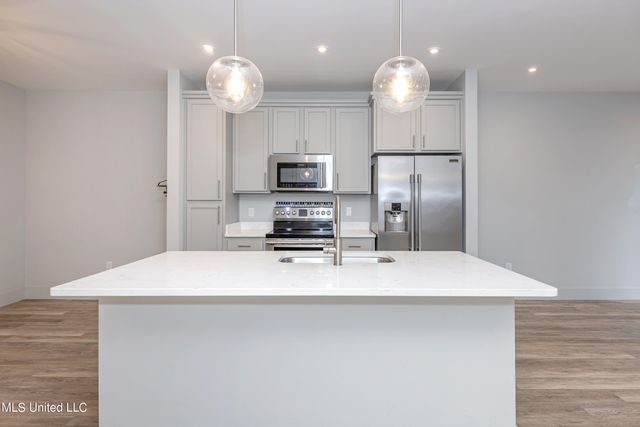 2501 Bienville Boulevard, 135, Ocean Springs, MS 39564