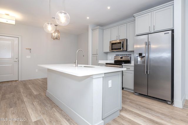 2501 Bienville Boulevard, 135, Ocean Springs, MS 39564