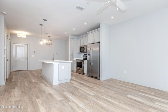 2501 Bienville Boulevard, 135, Ocean Springs, MS 39564