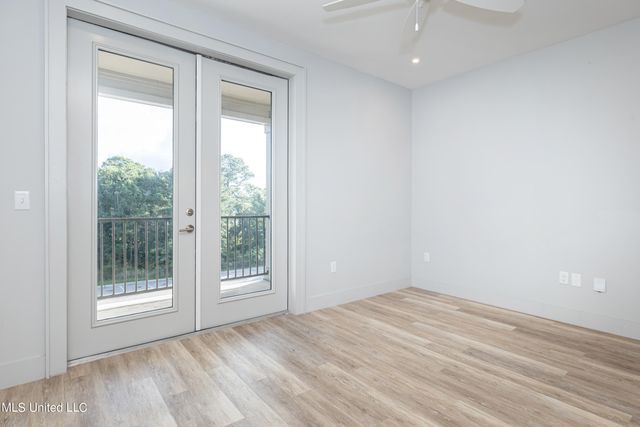 2501 Bienville Boulevard, 135, Ocean Springs, MS 39564