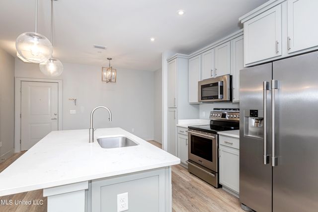 2501 Bienville Boulevard, 135, Ocean Springs, MS 39564