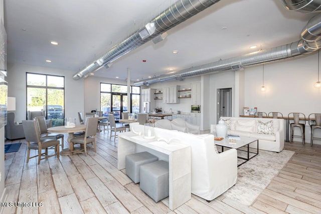 2501 Bienville Boulevard, 135, Ocean Springs, MS 39564