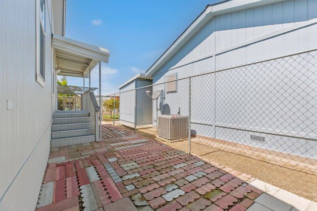 2113 Barrington Ln, Modesto, CA 95350