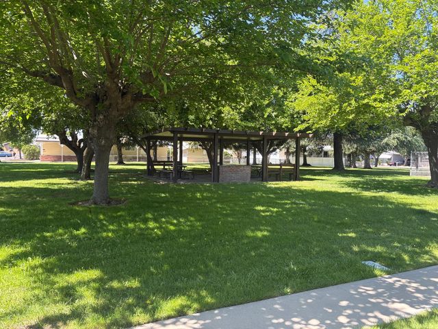 2113 Barrington Ln, Modesto, CA 95350