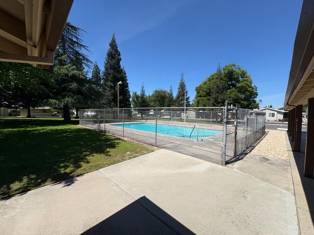 2113 Barrington Ln, Modesto, CA 95350