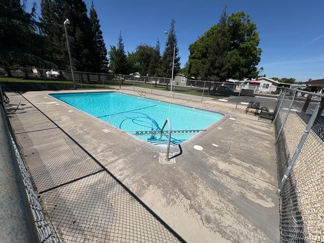 2113 Barrington Ln, Modesto, CA 95350