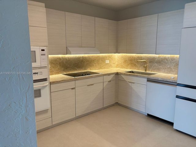 8855 Collins Ave 11C, Surfside, FL 33154