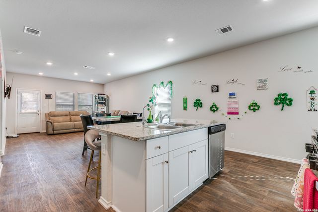 13811 siltstone, San Antonio, TX 78253