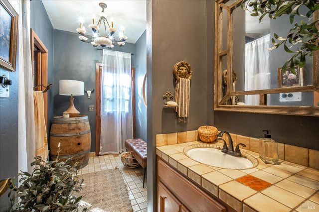 1412 Quail Ct, Santa Rosa, CA 95404