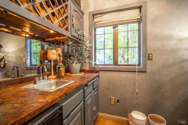 1412 Quail Ct, Santa Rosa, CA 95404