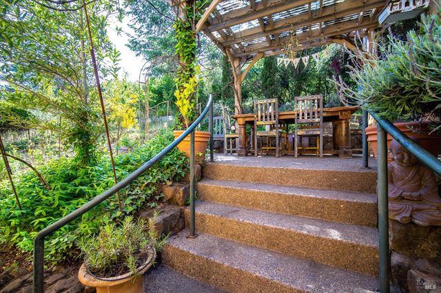 1412 Quail Ct, Santa Rosa, CA 95404