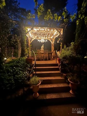 1412 Quail Ct, Santa Rosa, CA 95404