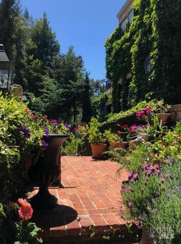 1412 Quail Ct, Santa Rosa, CA 95404