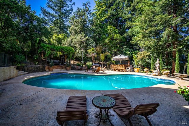 1412 Quail Ct, Santa Rosa, CA 95404