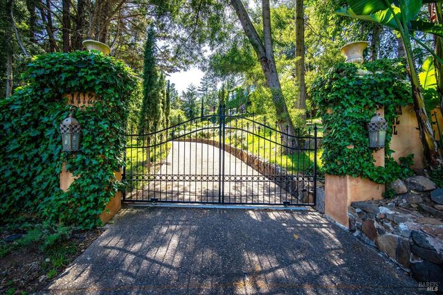 1412 Quail Ct, Santa Rosa, CA 95404