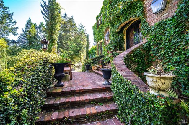 1412 Quail Ct, Santa Rosa, CA 95404